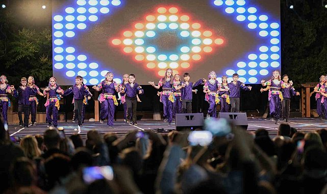 Gaziantep Kolej Vakfı öğrencilerinden dans şöleni