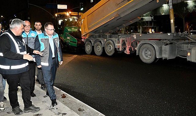 Gaziosmanpaşa Belediye Başkanı Bahçetepe, asfalt çalışmalarını yerinde inceledi