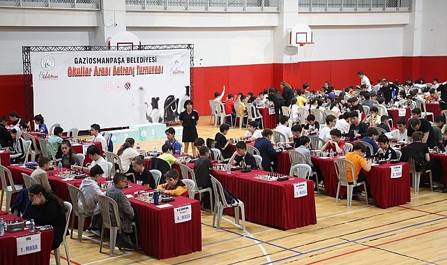 Gaziosmanpaşalı öğrenciler satranç turnuvasında kozlarını paylaştı