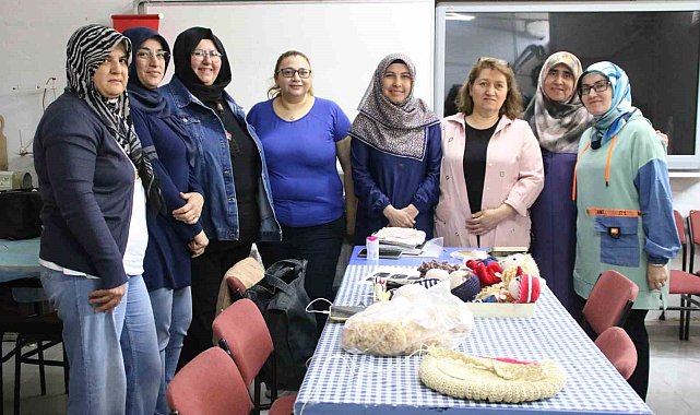 Gediz'de El Sanatları Kursu 9 yıldır devam ediyor