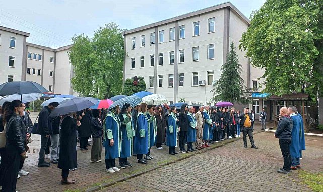 Geleceğin öğretmenleri eğitimde şiddeti kınadı