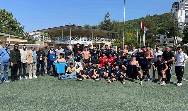 Gemlik Belediyespor U-17 Elit Ligi'nde şampiyon