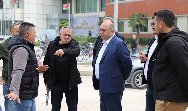 Gönen Belediyesi, Işık Caddesinde kapsamlı yenileme çalışmalarına başladı