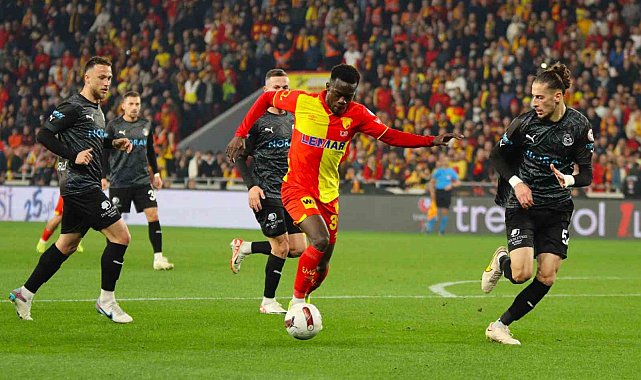 Göztepe, Anthony Dennis'in sözleşmesini uzattı