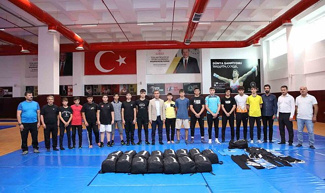 Gündüzlü Sporcu Eğitim Merkezine malzeme desteği