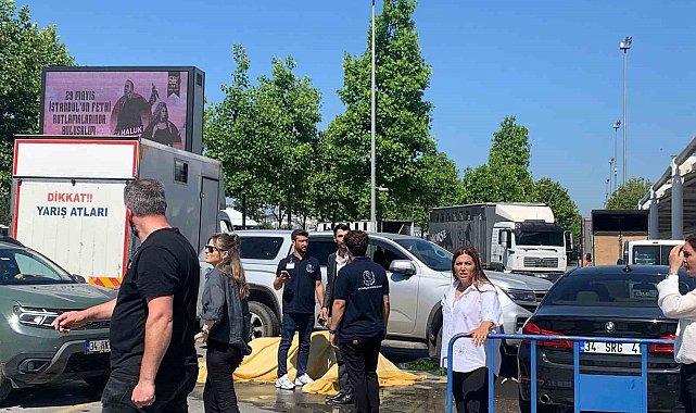 Güzellik yarışmasında at kalp krizi geçirerek öldü