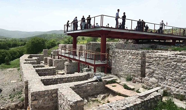 Hadrianopolis'teki bin 600 yıllık Roma Hamamı cam teras ile korunuyor