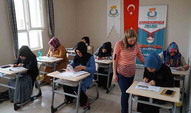 Haliliye'de kadınlar sertifika alıp iş hayatına atılıyor
