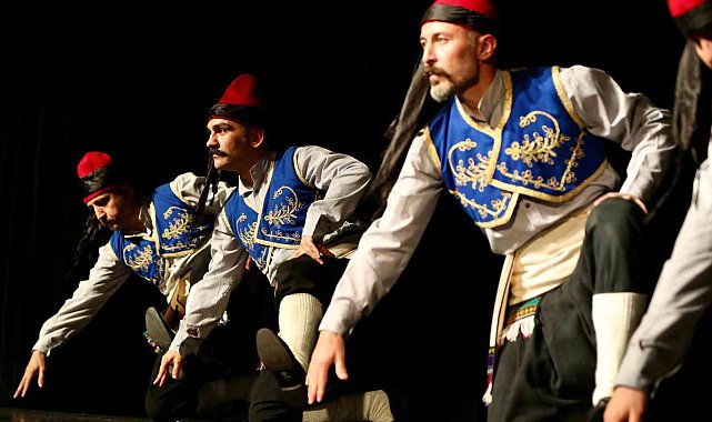 Halk Dansları Topluluğu'nda muhteşem yıl sonu gösterisi