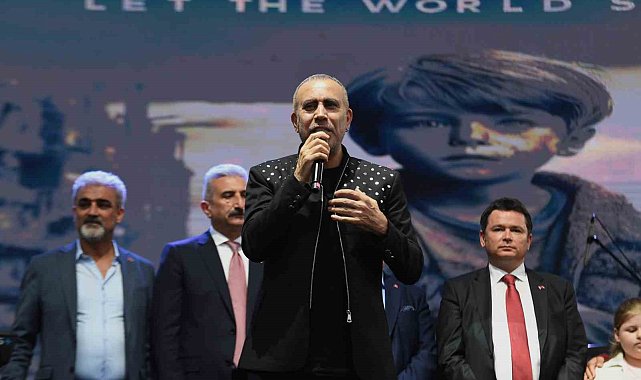 Haluk Levent Gazze'deki soykırıma dikkat çekti