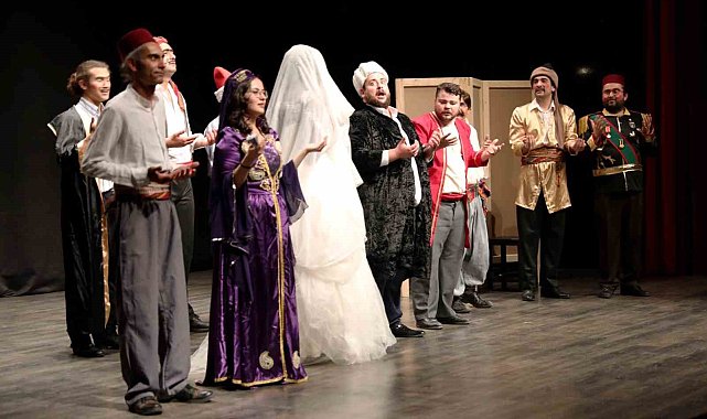 Hamdi'nin İşleri oyunu tiyatroseverler ile buluştu