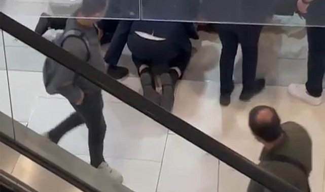 Hastanede kendine jiletle zarar verdi, güvenlikler son anda yetişti