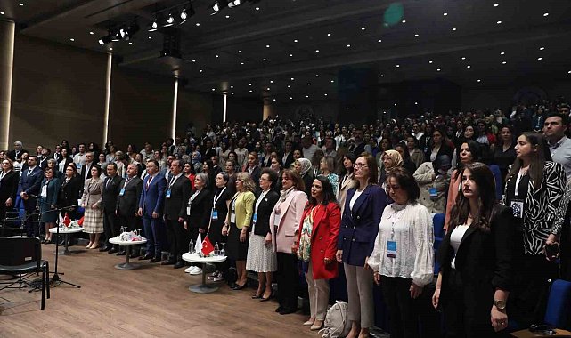 Hemşirelik mesleğinin duayenleri Medipol'de bir araya geldi