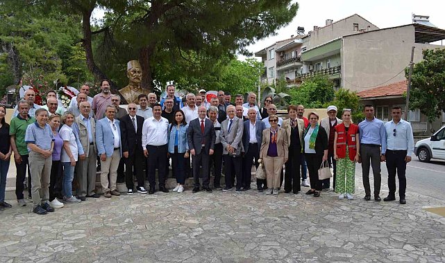 Hiciv ustası Şair Eşref memleketi Kırkağaç'ta anıldı
