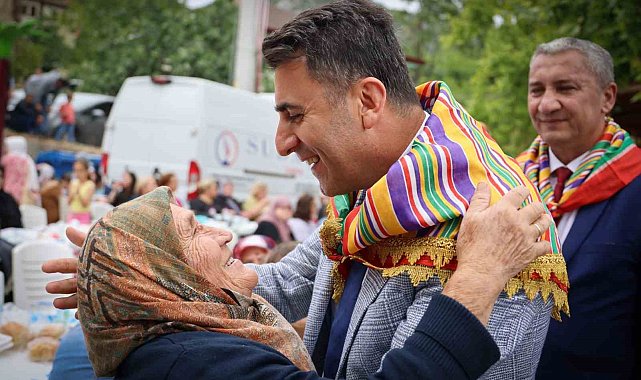 Hıdırellez şenliklerinde hem çilek topladılar, hem türkü söylediler