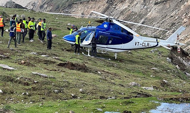 Hindistan'da helikopter kendi etrafında dönerek pist dışına indi