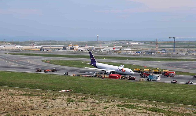 İGA gövdesi üzerine iniş yapan kargo uçağını kurtarma çalışmalarıyla ilgili açıklama yaptı