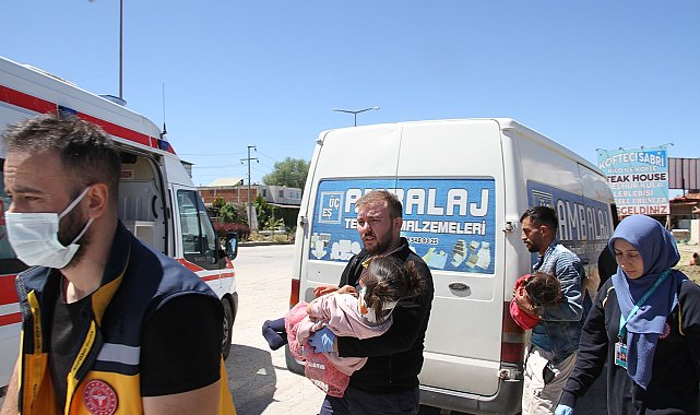 İki otomobilin çarpıştığı kazada 2'si çocuk 3 kişi yaralandı