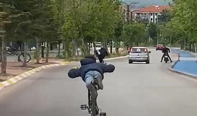 Isparta&#039;da gençlerin tehlikeli bisiklet yolculuğu kazayla sonuçlandı
