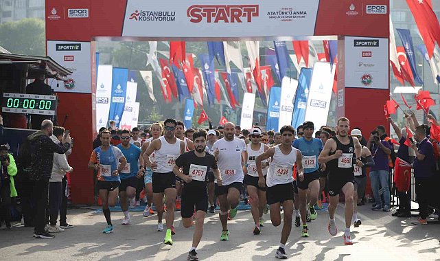 İstanbul&#039;da binlerce kişi 19 Mayıs coşkusuyla koştu