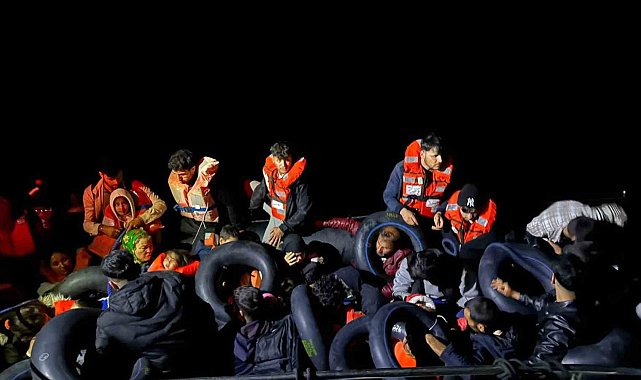 İzmir açıklarında 18'i çocuk 45 göçmen yakalandı