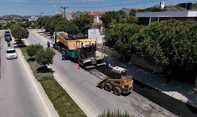 İzmir Büyükşehir Belediyesi asfalt atağı başlattı