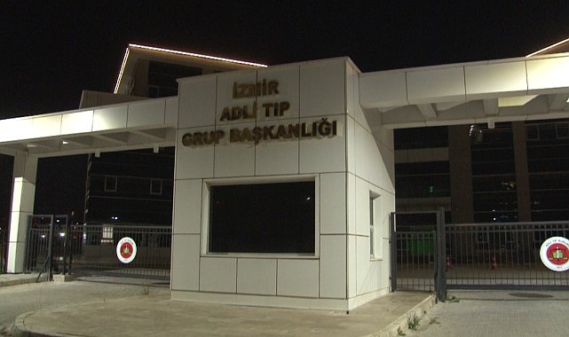 İzmir'de evlat dehşeti: Anne ve babasını öldürüp intihar etti