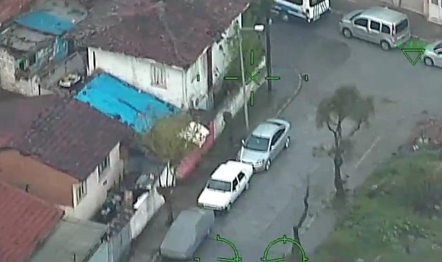 İzmir'de zehir tacirlerine helikopter destekli operasyon: 64 gözaltı