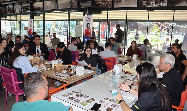 İzmit Belediyesi, 19 Mayıs&#039;a gençlerle hazırlanıyor