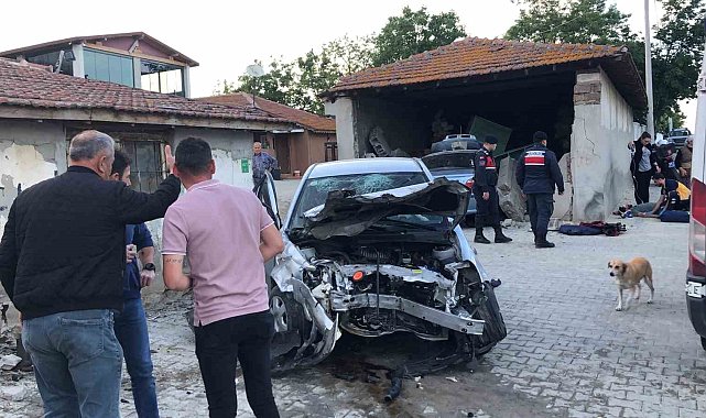 Jandarma araçlarına çarpıp kaçan alkollü sürücü dehşet saçtı: 4 yaralı