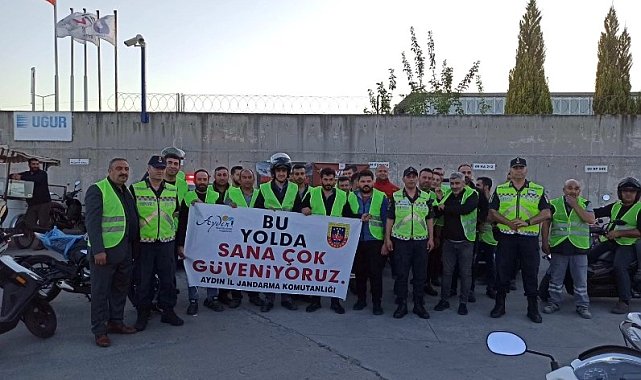 Jandarma ekipleri motosiklet kullanıcılarını bilgilendirdi