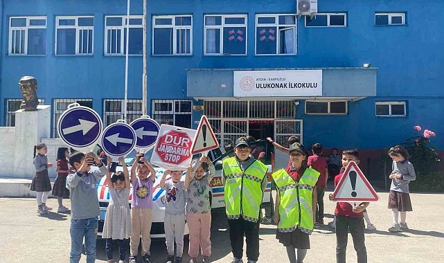 Jandarma, öğrencilere trafik kurallarını anlattı