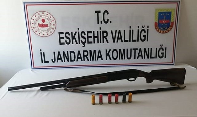 Jandarma ruhsatsız tabanca ve av tüfeği ele geçirdi