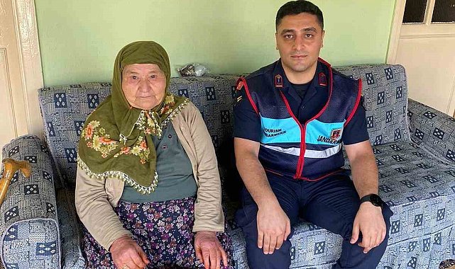 Jandarma yaşlı çınarları unutmuyor