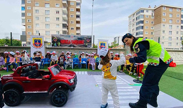 Jandarmadan öğrencilere trafik eğitimi