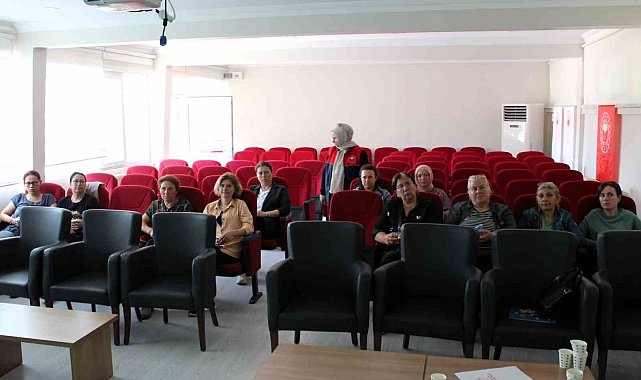Kadın çiftçiye "İyi Tarım Uygulamaları" eğitimi