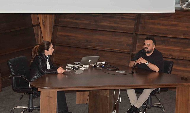 Kadir Özübek, İletişim Bilimleri Fakültesi öğrencileriyle buluştu