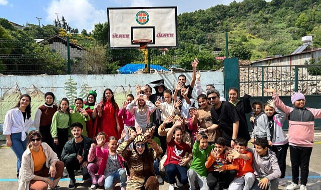 KAEÜ Sağlık Hizmetleri Topluluğu, Hatay'da depremzede çocuklara dokundu