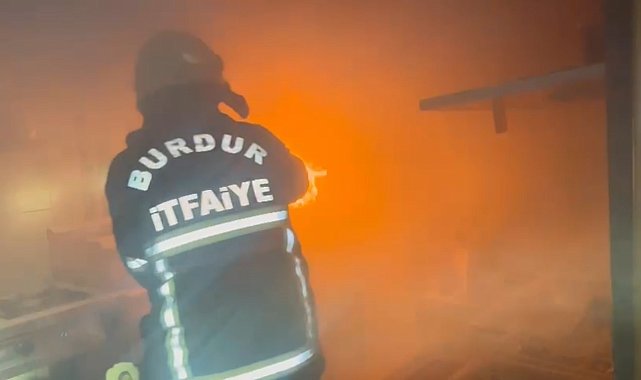 Kafede çıkan yangın itfaiyenin hızlı müdahalesiyle söndürüldü