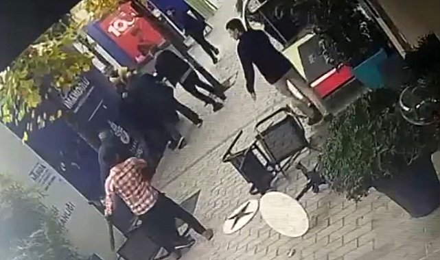 Karaköy'de börekçide bıçaklı avukat dehşeti: Üstüne mermer masa devrildi