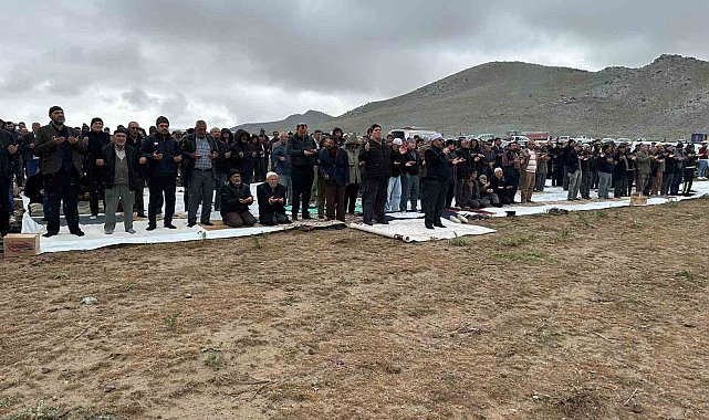 Karapınar'da yağan yağmurlar için şükür duası yapıldı