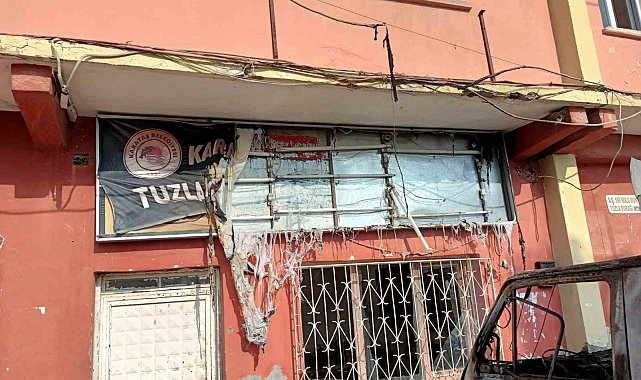 Karataş Belediyesi hizmet binası kundaklandı