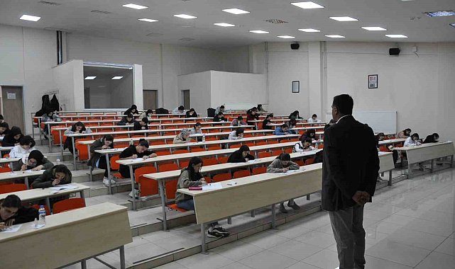 Kars'ta LGS, TYT ve AYT deneme sınavı