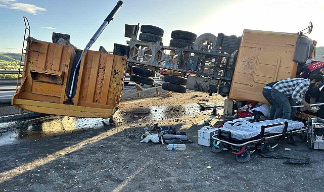 Karşı şeride geçen kamyon devrildi: 1 ölü, 2 yaralı