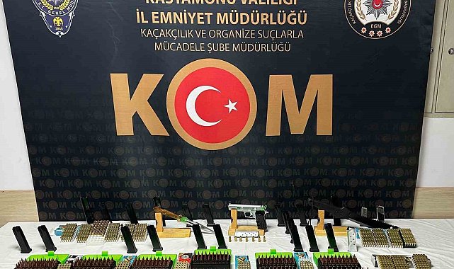 Kastamonu'da 16 adrese operasyon: 12 gözaltı