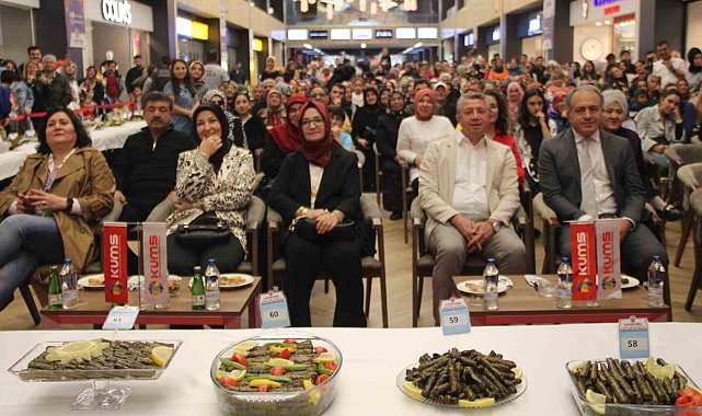 Kayserili anneler en güzel yaprağı sarmak için yarıştı
