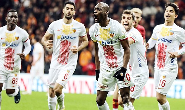 Kayserispor'da 38 maçta 33 futbolcu oynadı