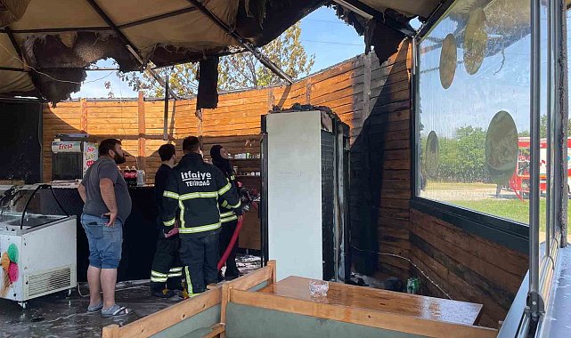 Kazak Gölü'nde bulunan kafede korkutan yangın