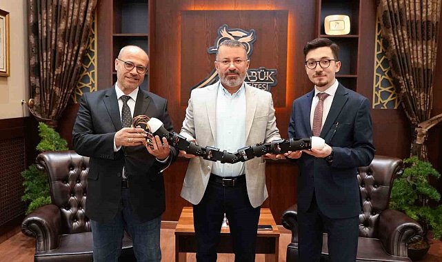 KBÜ'de "Biyomimetik akıllı yılanımsı robot" geliştirildi