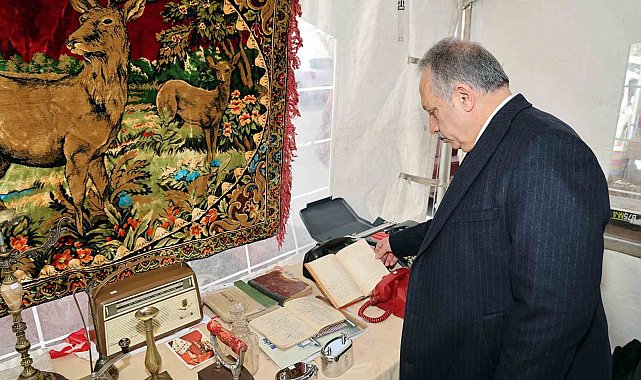 Kendi gününde kendi yerinde: Antika Pazarı